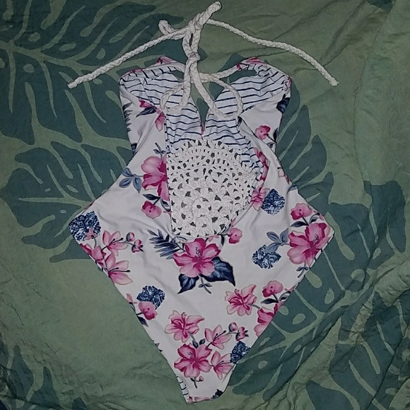 Frankie's bikinis reversible poppy onepiece floral - Picture 4 of 8